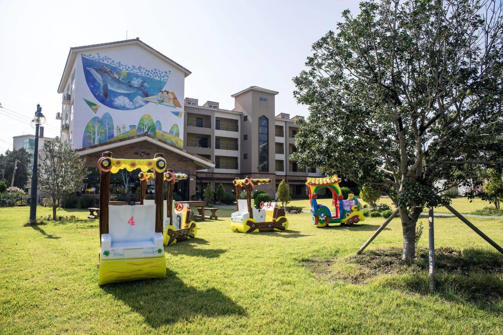 Famille Spa Resort Seogwipo Exterior foto