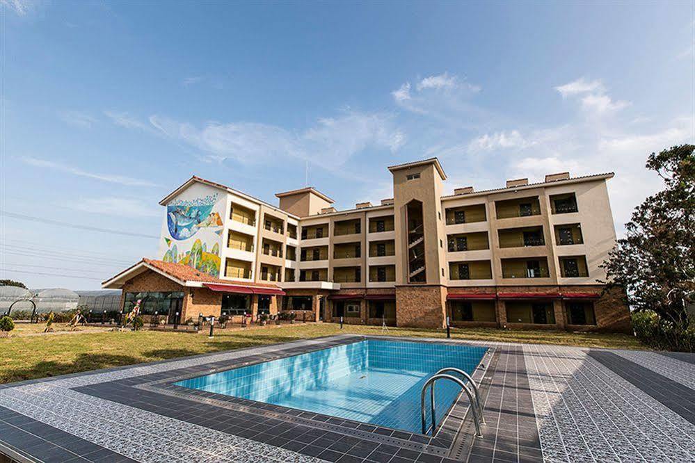 Famille Spa Resort Seogwipo Exterior foto